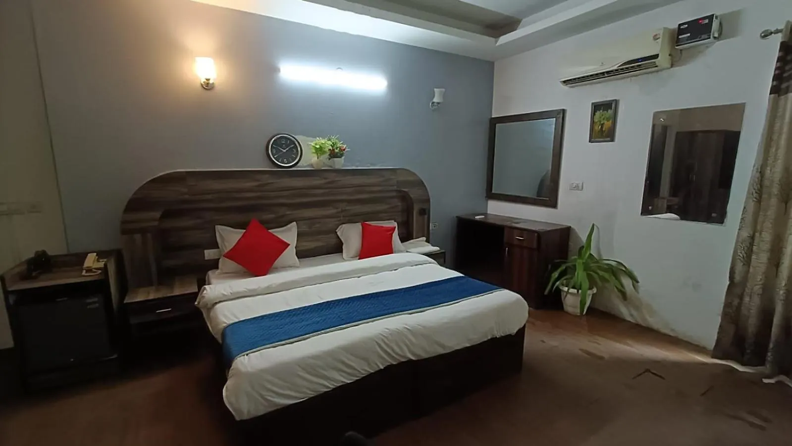 Amita Residency By Staykr Gurgaon Hotel